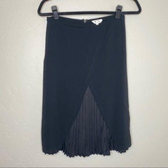MaxMara Black Pleated Knee Length Skirt 6 - Picture 7 of 7